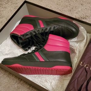 Men gucci high top sneaker.